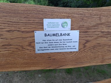 Bild von der Baumelbank